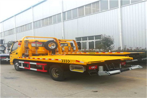 仙霞新村附近拖车救援搭电